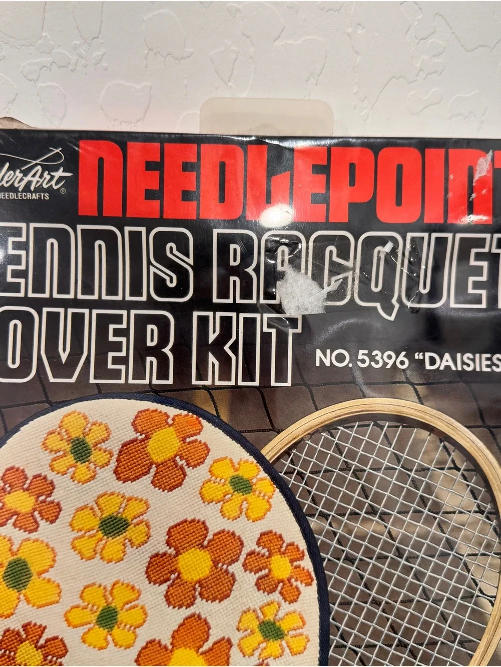 New Vintage Needlepoint Tennis Racquet Cover Kit Wonderart White Orange Daisies